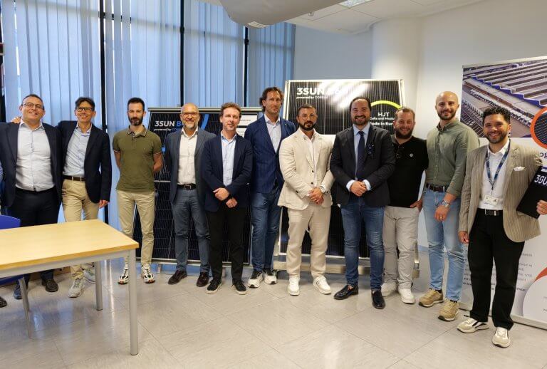 Impianto Fotovoltaico per Aziende: 5 Vantaggi Concreti dalla Gigafactory Europea 3SUN